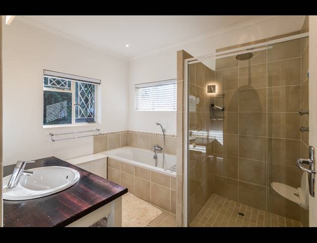 3 BEDROOM FREEHOLD FOR SALE IN UNDERBERG